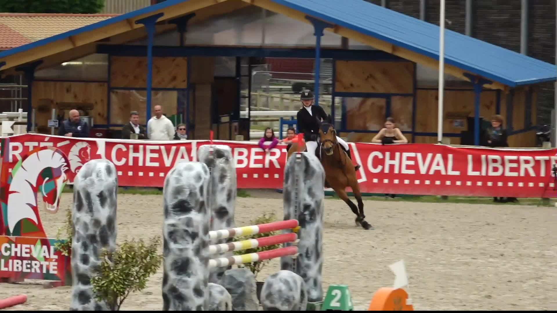 GRANDPRIX TV - NANCY CSI2* MAI 2023 - CSIAm Medium Tour - 1,15 m - Prix CRE  GRAND EST - HOULA OUP BELMANIERE - ELOISE POITEVIN